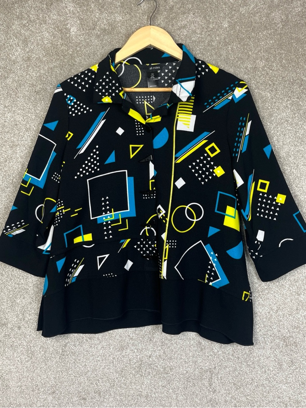 Ali Miles Shirt Womens Medium Petite Black Geometric Button 3/4 Sleeve- 5374
